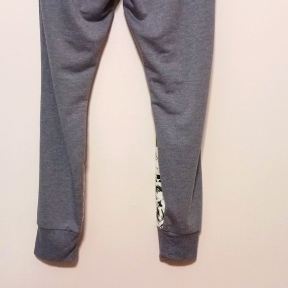 Industry Grey Green Camouflage Leggings Medium 2 deep zip pockets 2 back pockets - Picture 5 of 7